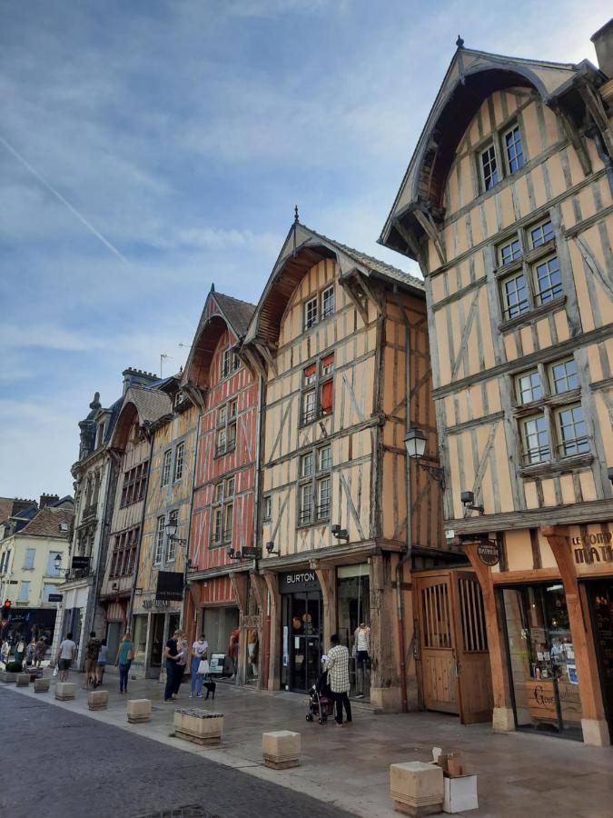 Appartement 70M² 3 Chambres Avec 3 Lits 2 Places Troyes Eksteriør bilde
